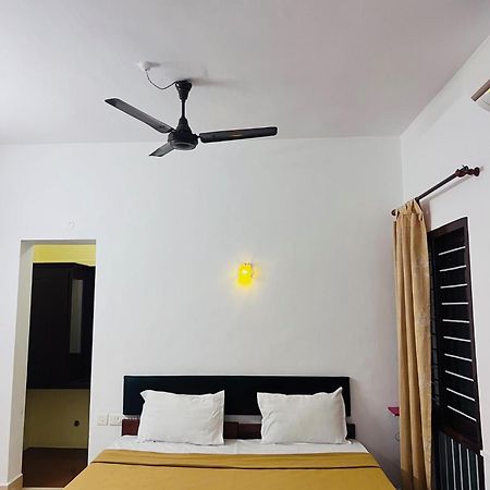 Hotel Sunday - Townhouse Club Airport Trivandrum Thiruvananthapuram Екстер'єр фото