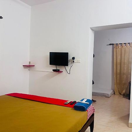 Hotel Sunday - Townhouse Club Airport Trivandrum Thiruvananthapuram Екстер'єр фото
