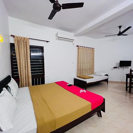 Hotel Sunday - Townhouse Club Airport Trivandrum Thiruvananthapuram Екстер'єр фото