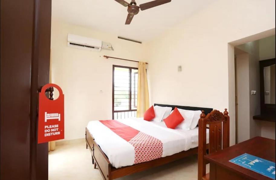 Hotel Sunday - Townhouse Club Airport Trivandrum Thiruvananthapuram Екстер'єр фото