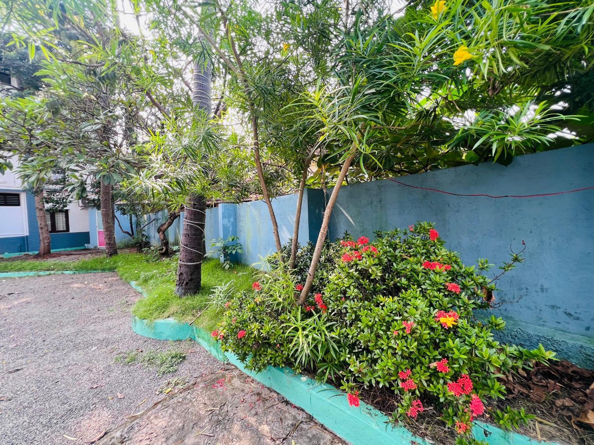 Hotel Sunday - Townhouse Club Airport Trivandrum Thiruvananthapuram Екстер'єр фото