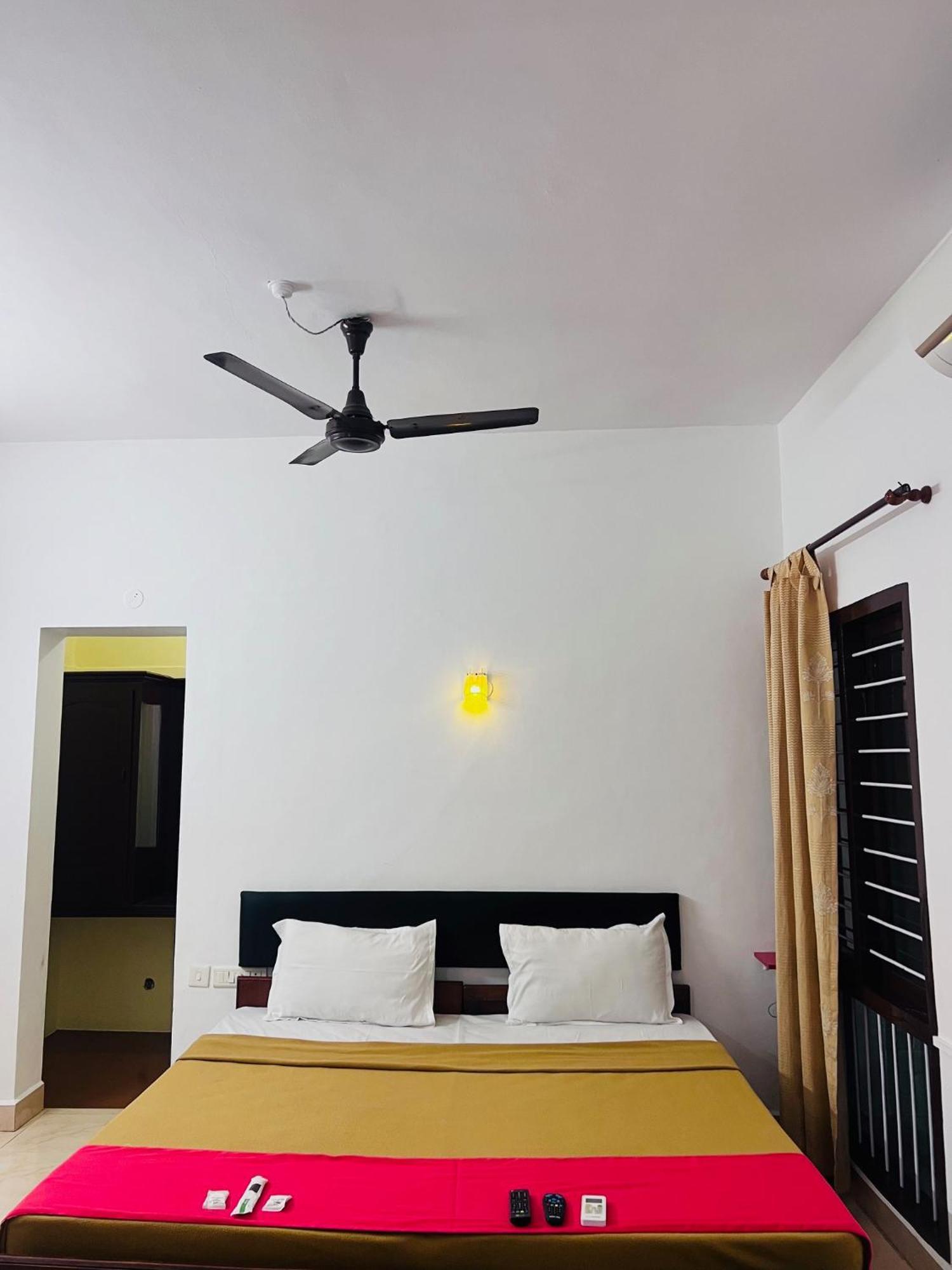 Hotel Sunday - Townhouse Club Airport Trivandrum Thiruvananthapuram Екстер'єр фото