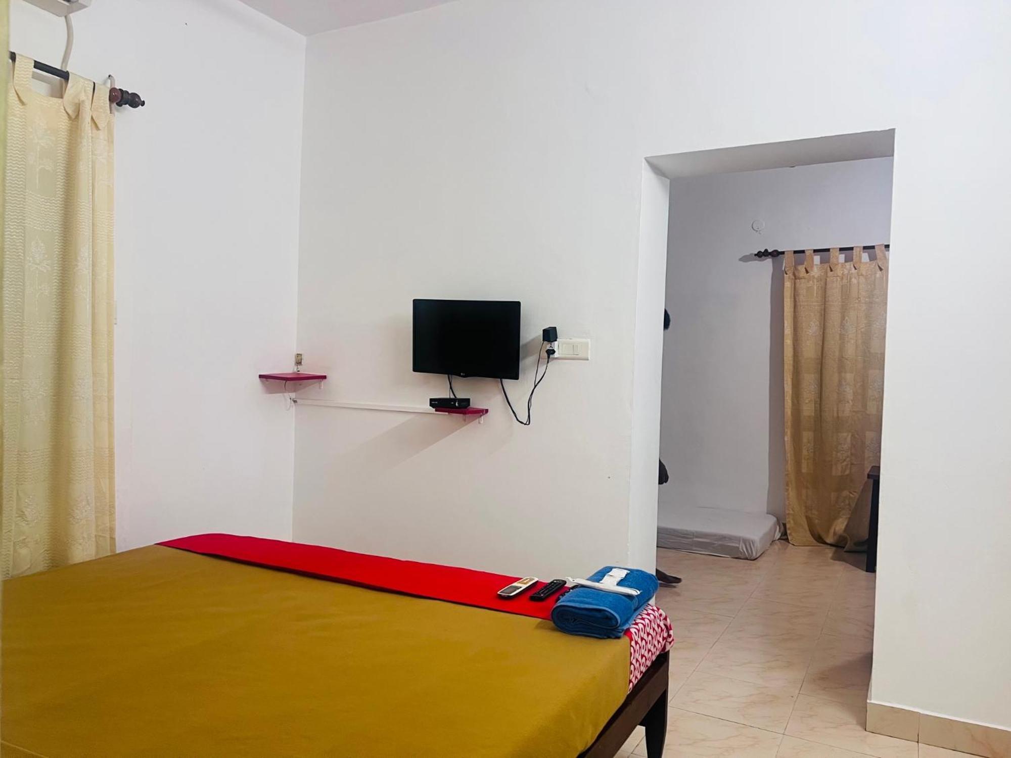Hotel Sunday - Townhouse Club Airport Trivandrum Thiruvananthapuram Екстер'єр фото