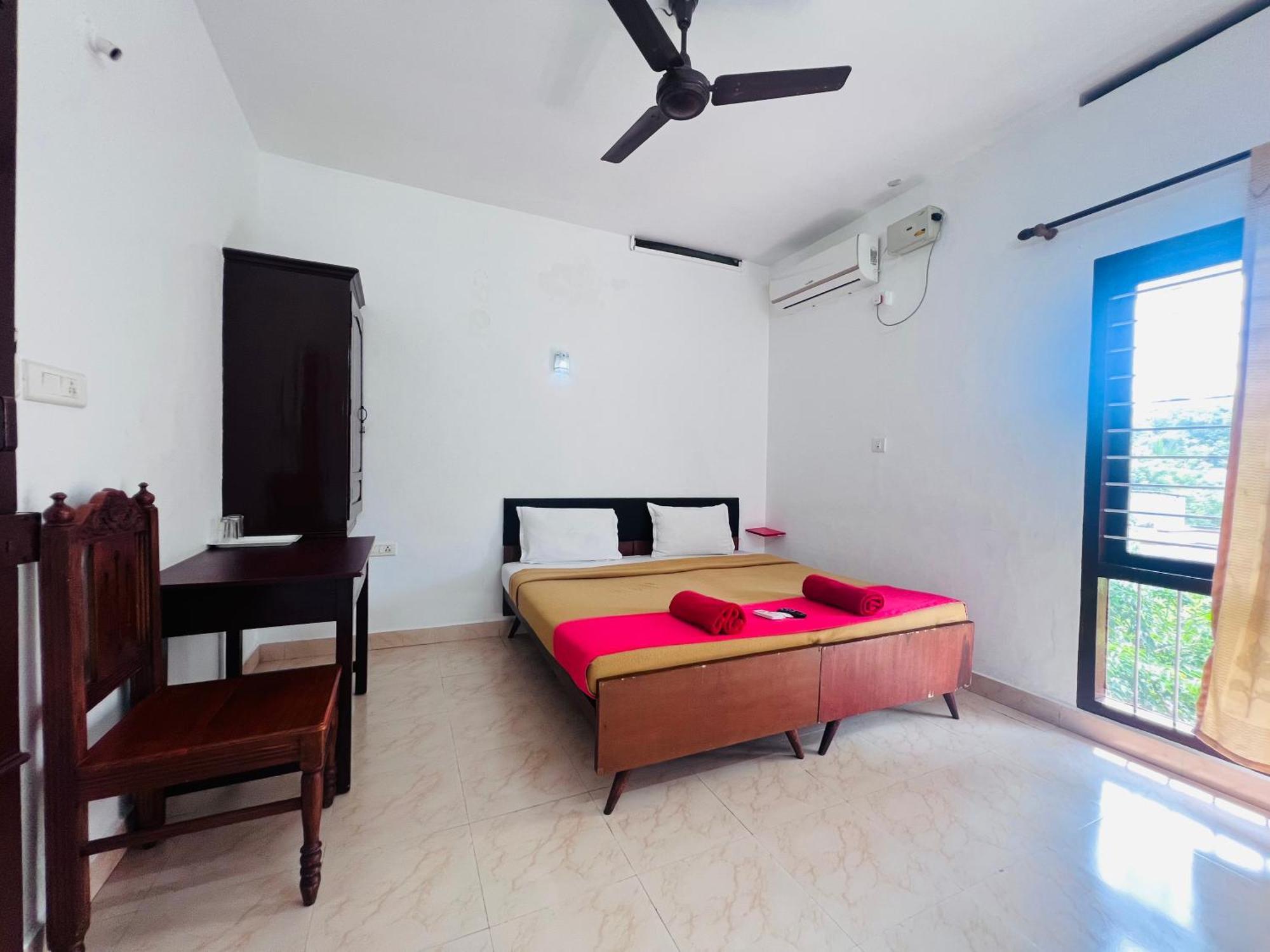 Hotel Sunday - Townhouse Club Airport Trivandrum Thiruvananthapuram Екстер'єр фото