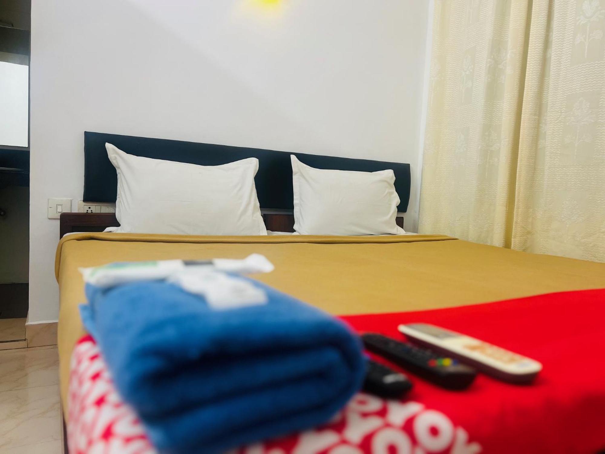 Hotel Sunday - Townhouse Club Airport Trivandrum Thiruvananthapuram Екстер'єр фото
